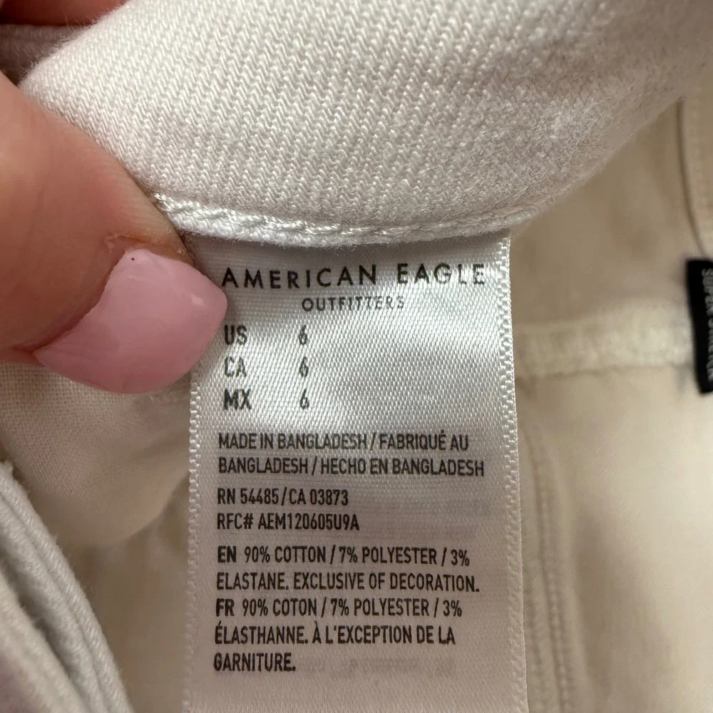 American Eagle Denim‎ Shorts Women 6 White Excellent Hi-Rise Shortie Distressed